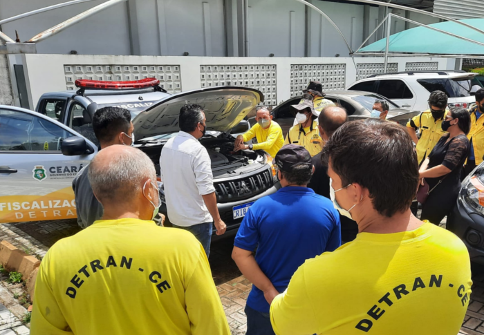 Agentes de trânsito e motoristas do Detran-CE recebem capacitação para conduzir veículos com tração 4×4