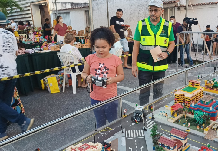 Detran-CE realiza atividades educativas durante evento promovido pela Assembleia Legislativa do Ceará