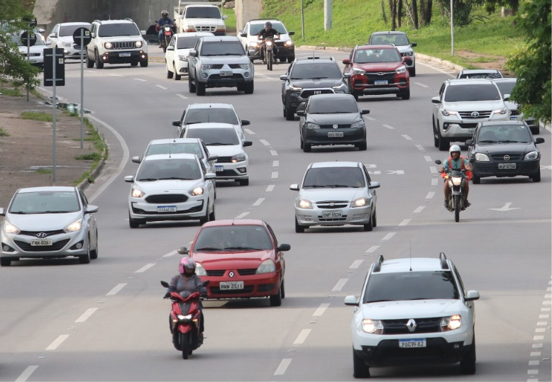 Licenciamento de veículos automotores com placas final 4 vence nesta quarta-feira (12)
