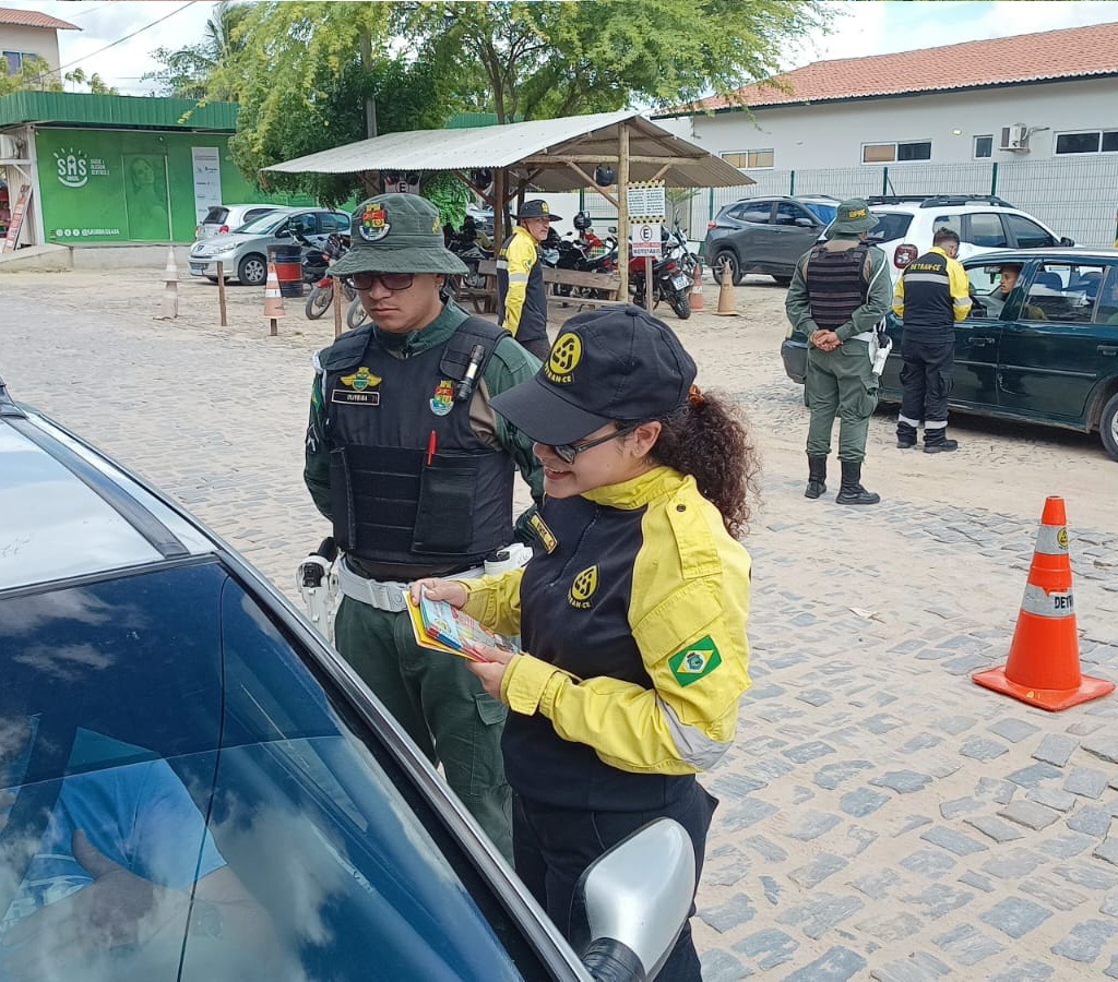 Detran-CE intensifica ações educativas na Praia do Preá e adjacências