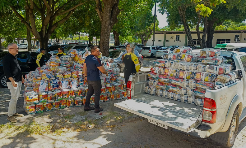 Detran-CE repassa mais de três toneladas de alimentos para campanha solidária da Assembleia Legislativa do Ceará