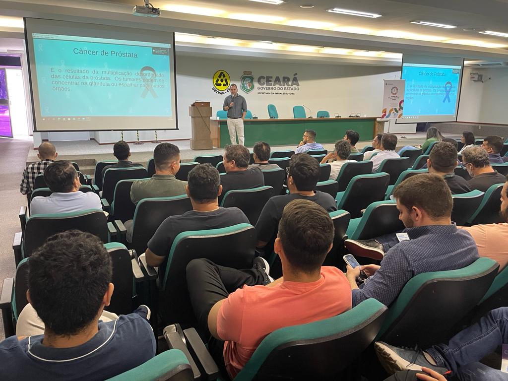 Palestra alusiva ao Novembro Azul orienta servidores e colaboradores do Detran-CE sobre a prevenção do câncer de próstata