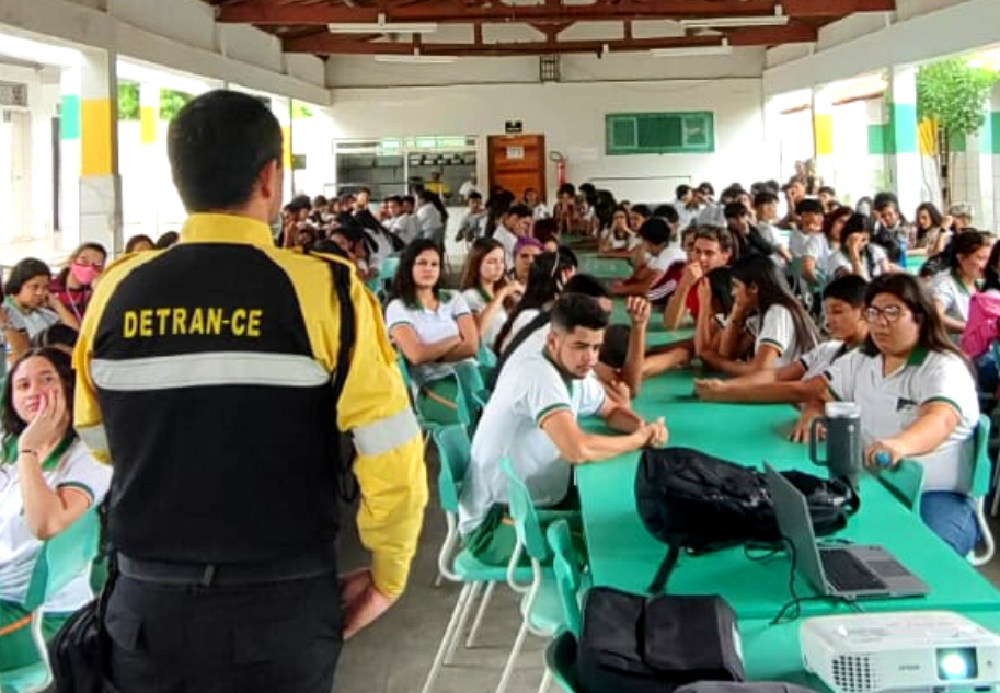 Detran-CE intensifica palestras educativas em escolas da capital e interior em novembro
