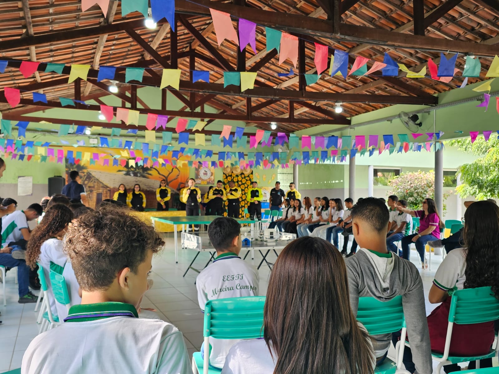 Detran-CE promove ações educativas para estudantes de Solonópole e Senador Pompeu