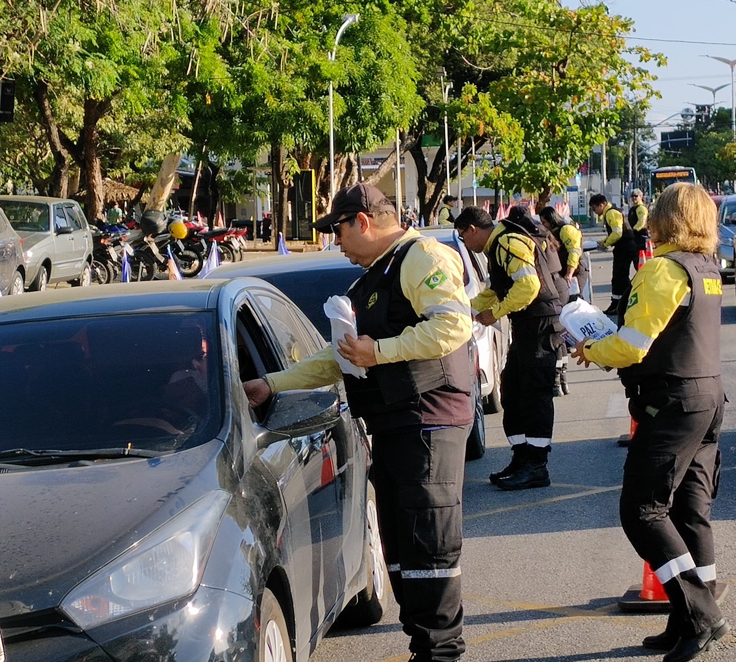 Detran-CE realiza operação “tô de cinto, tô seguro” na avenida Desembargador Moreira, em Fortaleza