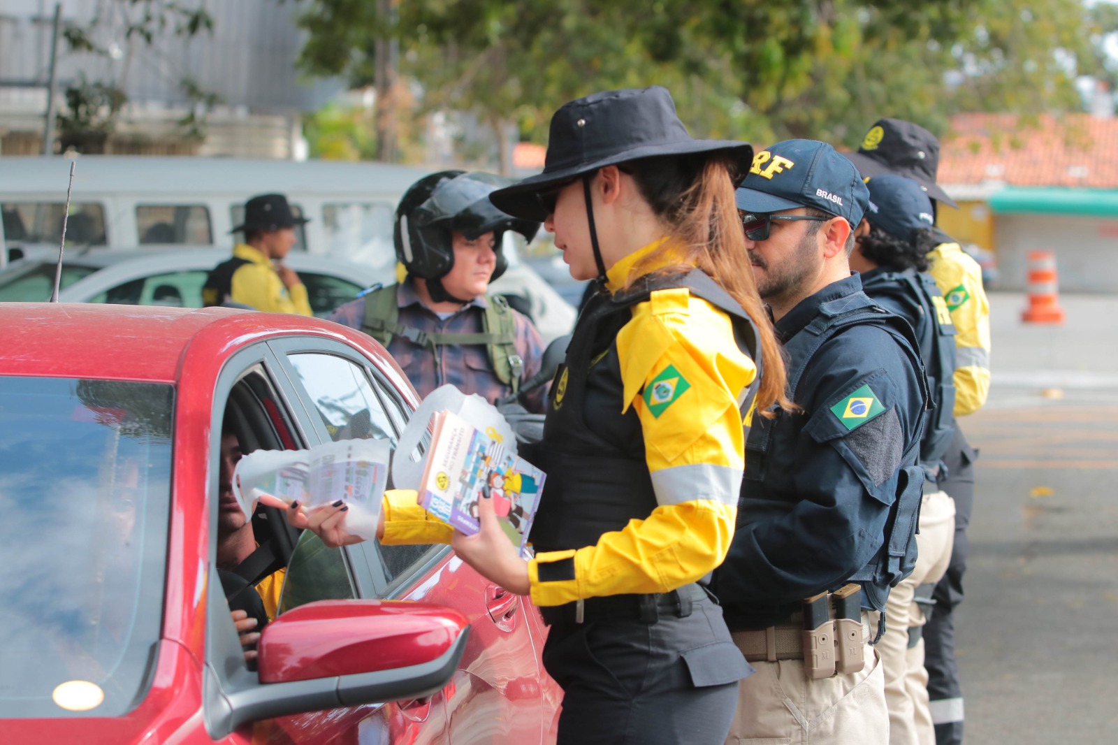 Detran-CE realiza blitz educativa em parceria com outros órgãos e seminário na abertura da Semana Nacional de Trânsito