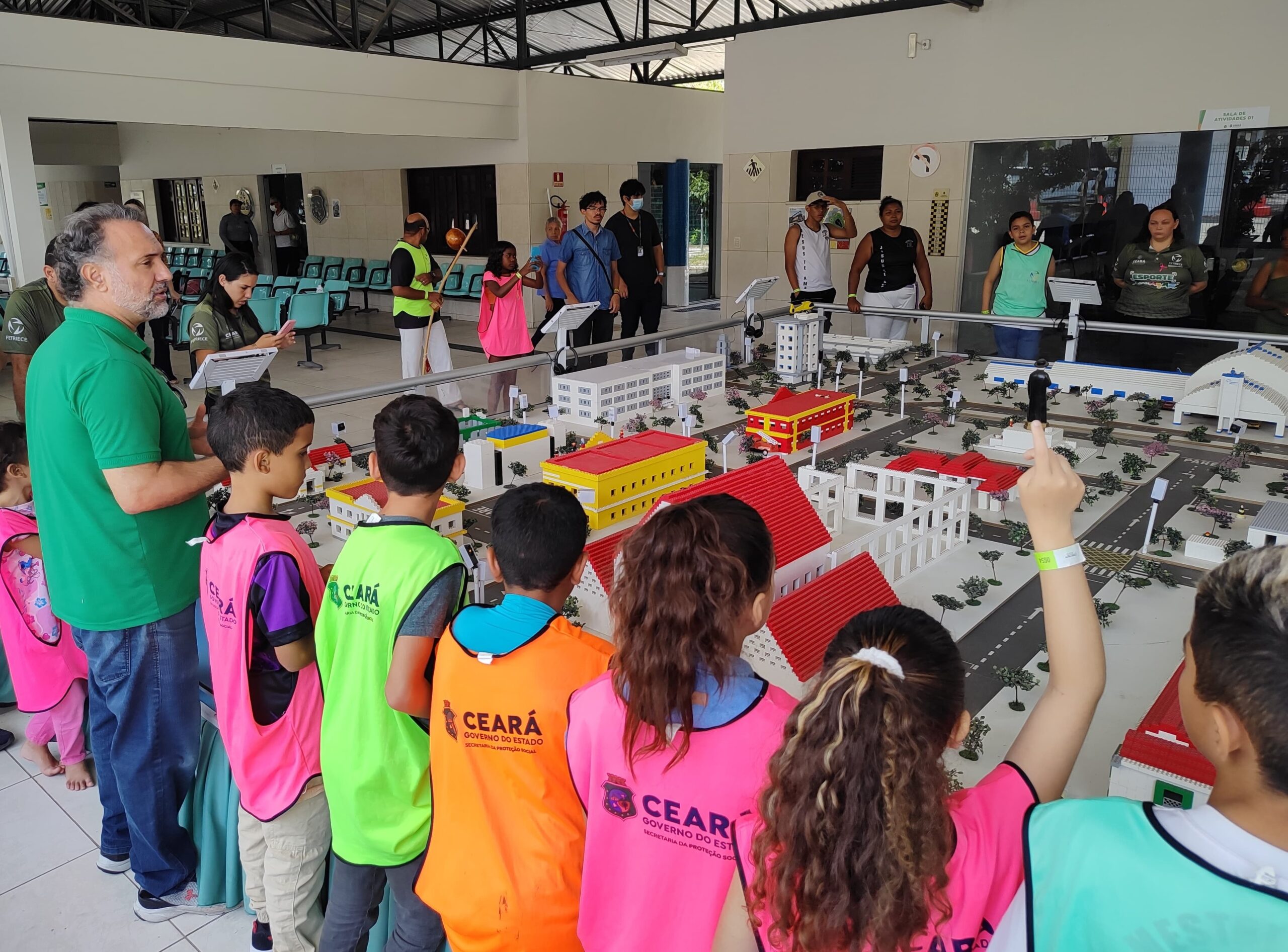 Crianças do Parque Dom Aloísio visitam a Escola de Educação para o Trânsito do Detran-CE
