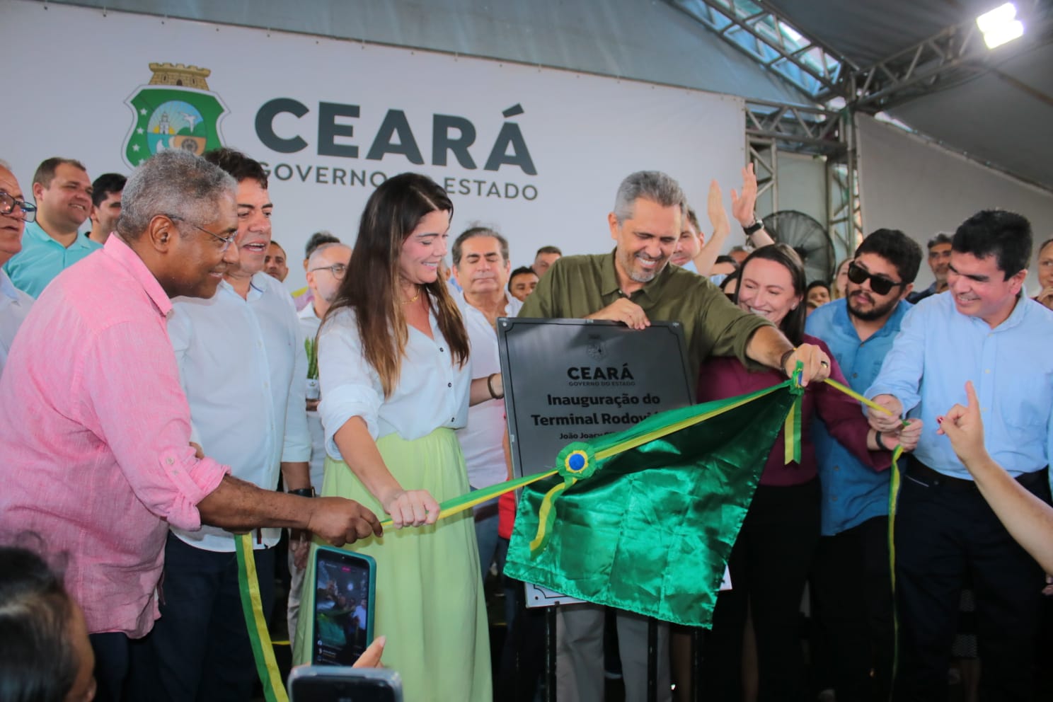 Governo do Estado entrega nova Rodoviária em Paracuru, construída pelo Detran