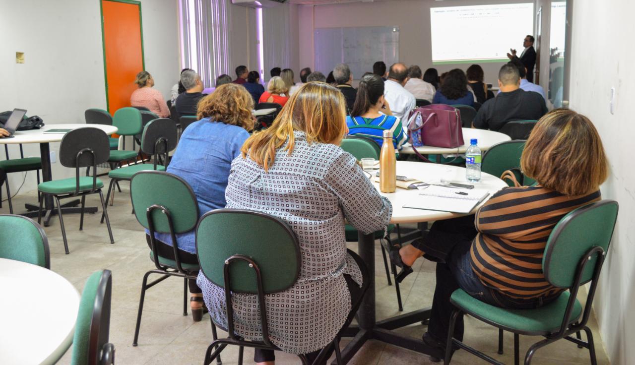 Curso capacita servidores com o objetivo de melhorar políticas sociais no Estado