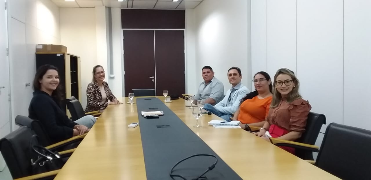 Diretora da EGPCE e representantes da PGE reúnem-se para firmar parceria