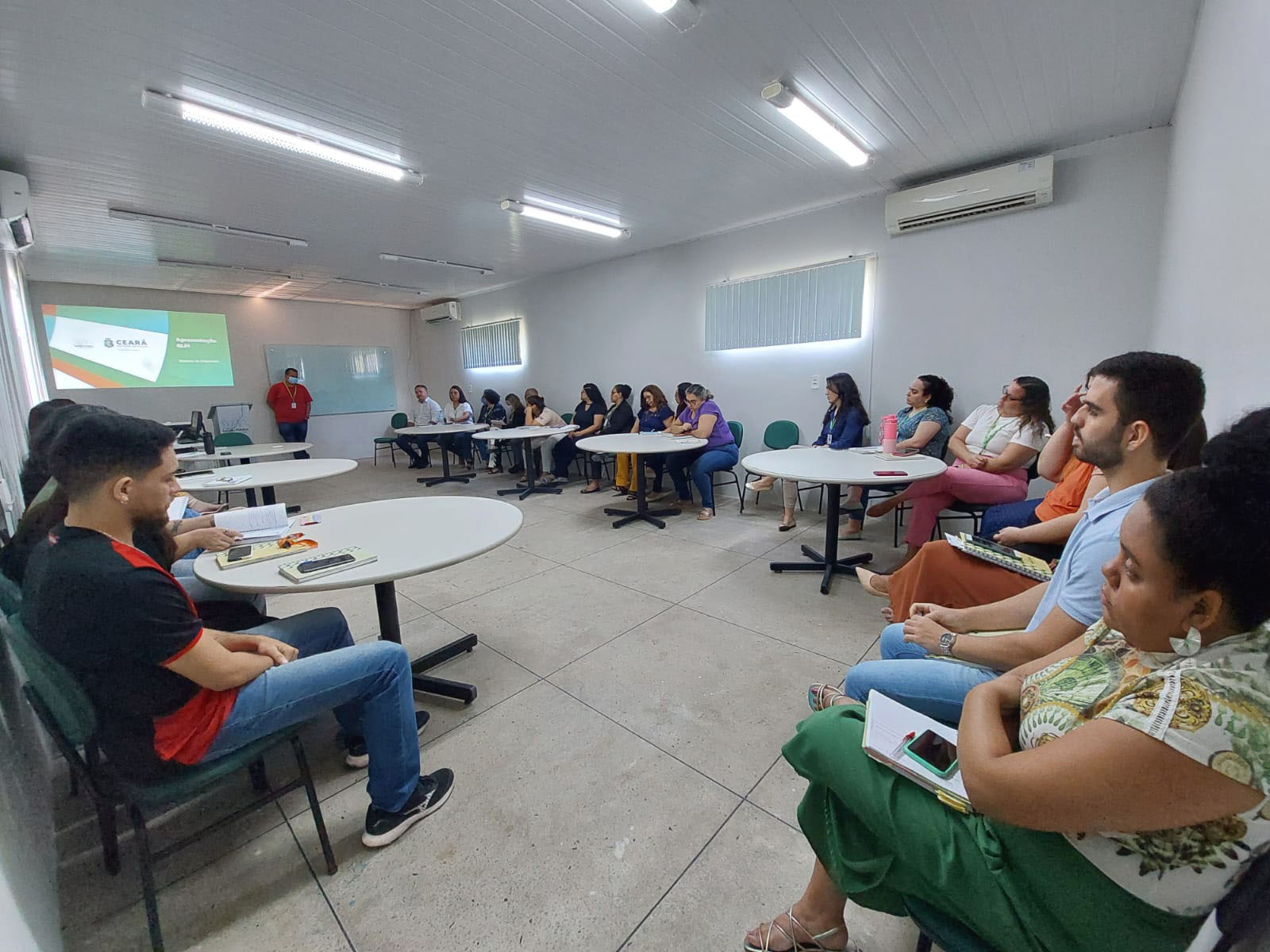 Reunião semanal da EGPCE debate sobre ética na comunicação