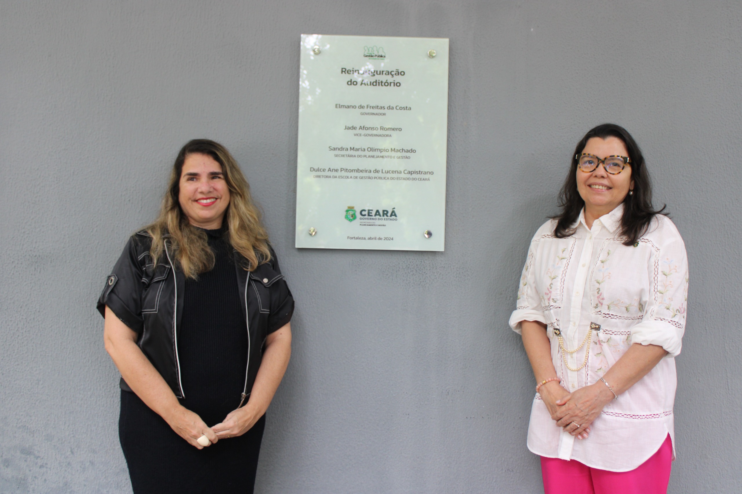 EGPCE realiza reinauguração de auditório com apresentação de artigos do e-book