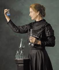 Exposição na UFC homenageia a cientista polonesa Marie Curie