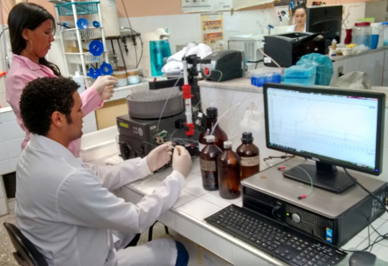 Bolsista da Funcap pesquisa proteínas que melhoram processos de fertilidade animal