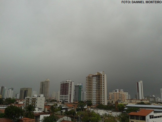 Fortaleza amanhece com fortes precipitações