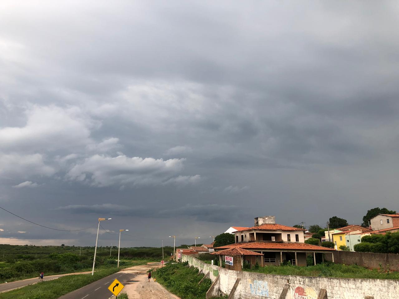 Fim de semana: nebulosidade variável com chuva principalmente no domingo