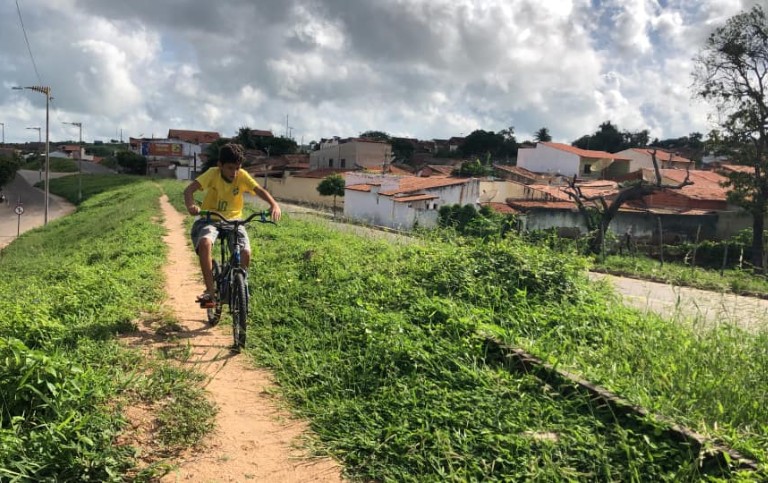 Semana começa com previsão de chuvas isoladas na faixa litorânea, no Maciço de Baturité, Cariri e na Ibiapaba