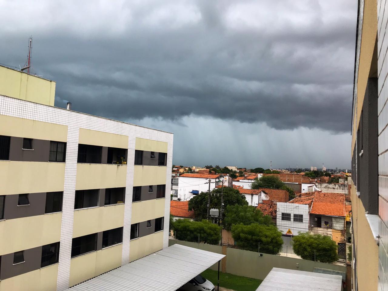 Ceará segue chuvas isoladas nesta quarta (15); previsão para quinta e sexta é cenário mais favorável para o centro-sul