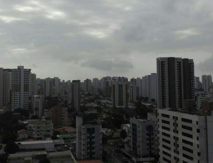 Previsão: chuva passageira na sexta e predomínio de nebulosidade variável no fim de semana