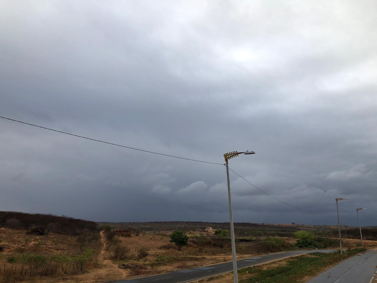 Previsão indica possibilidade de chuva no centro sul neste domingo 