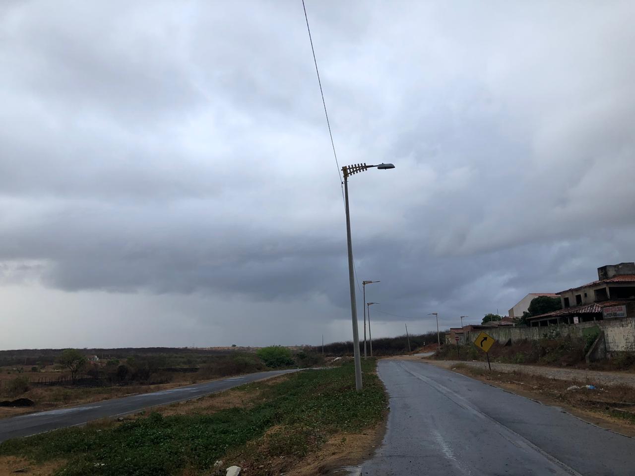 Sul, Maciço, Ibiapaba e faixa litorânea do Ceará têm condições de chuva até quarta-feira, aponta previsão do tempo; veja detalhes