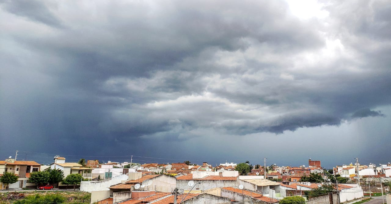Cobertura de nuvens deve variar no fim de semana, mas Ceará segue com condições de chuva