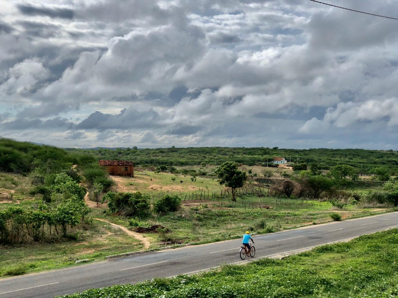 Oeste e sul do Ceará apresentam cenário mais favorável para chuvas até quinta-feira, aponta previsão do tempo