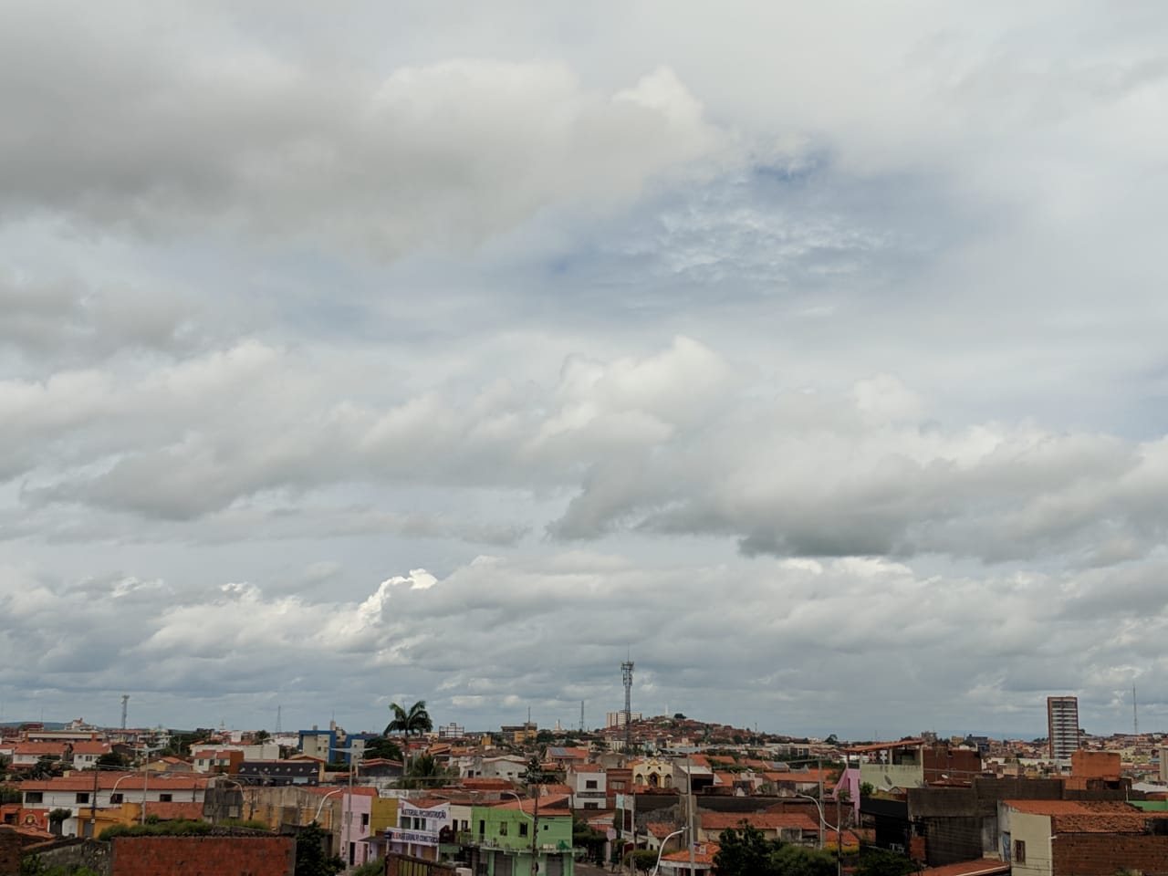 Faixa litorânea e Ibiapaba deverão concentrar principais chuvas do CE até sábado