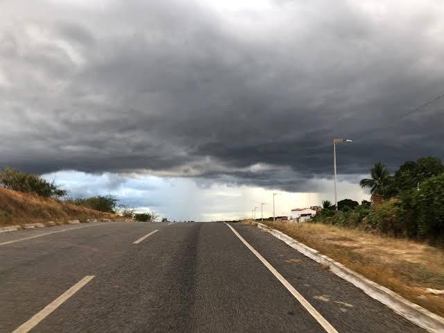 Ceará tem chuva em cerca de 20 municípios entre segunda e terça-feira