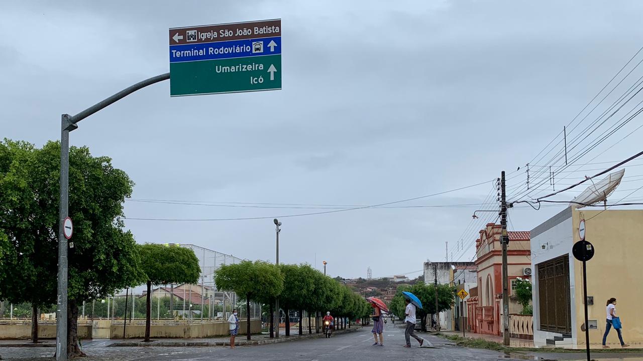Chove em cerca de 60 municípios; Ipaumirim registra 102,3 milímetros