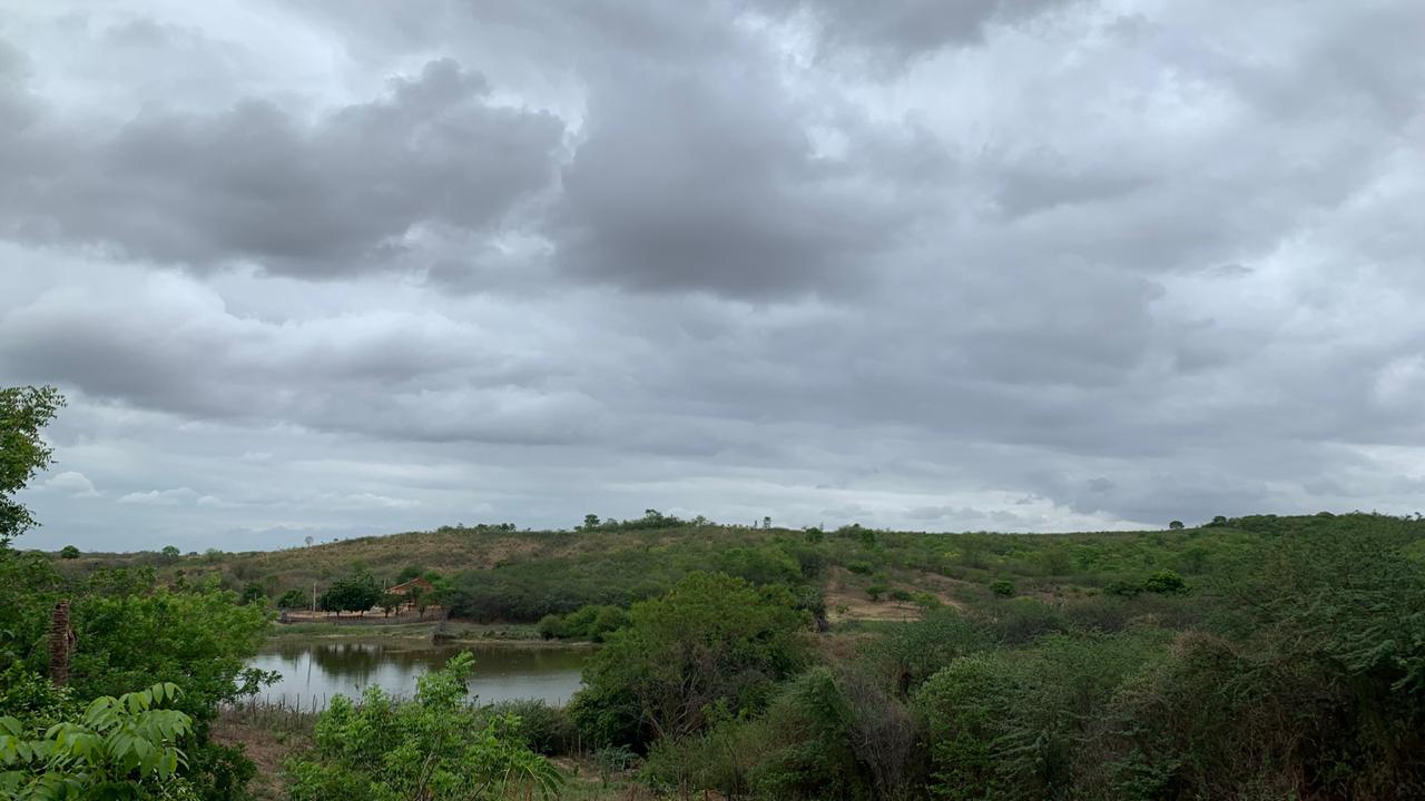 Macrorregiões do Ceará têm possibilidade de chuva até quarta-feira (25); confira detalhes