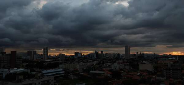 Fortaleza está entre os municípios com registros de chuva (FOTO: Daniel Monteiro)