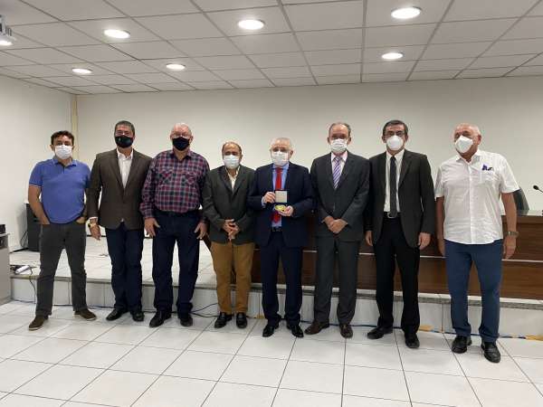 Ex-presidente da Funceme recebe maior honraria do setor de recursos hídricos do Ceará