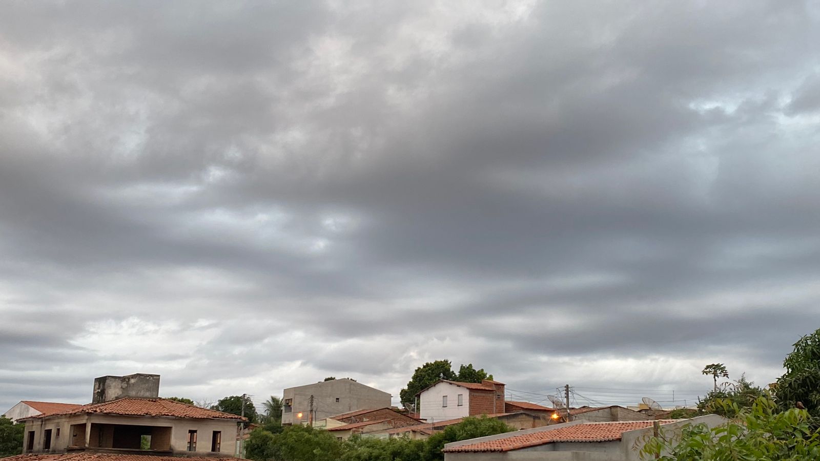 Macrorregiões do Ceará têm baixa possibilidade de chuva nesta quarta-feira (15)