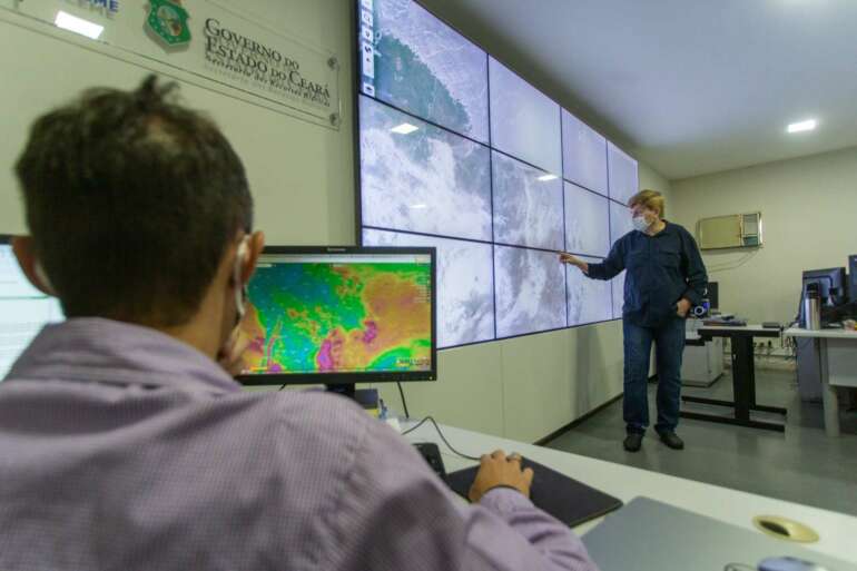 Pesquisadores da Funceme contam como preveem o tempo e estudam a natureza pela tecnologia dos satélites