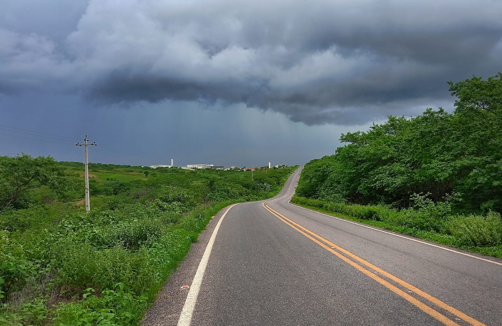 Chove em todas as regiões do Ceará entre domingo (20) e segunda (21); registros chegam a mais de 120 municípios