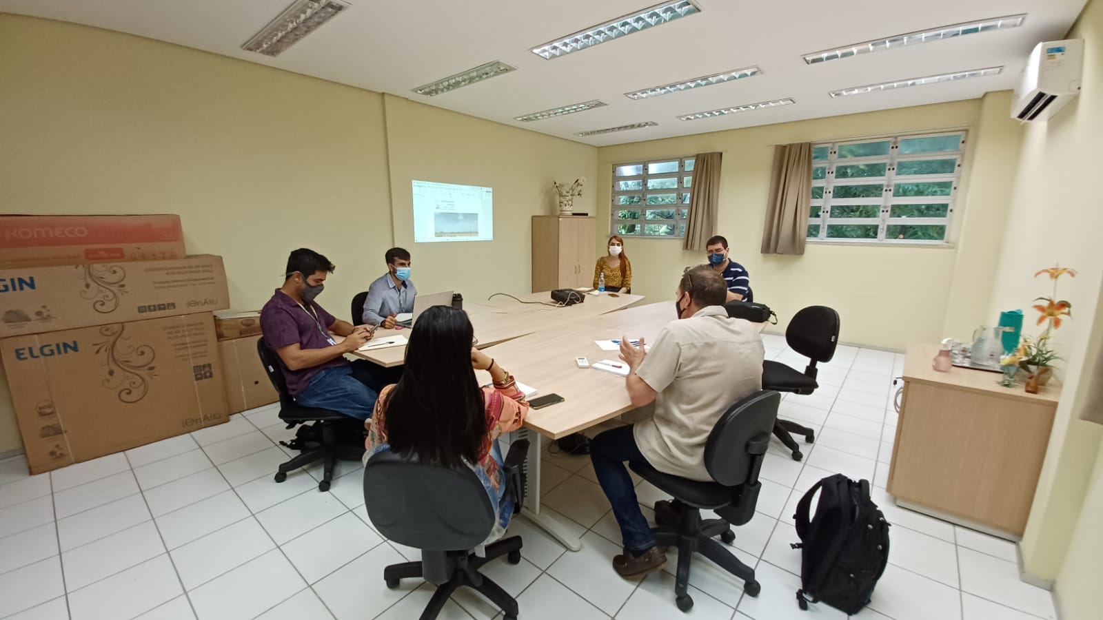 Funceme e Cirad reúnem com professores de Ciências do Solo da UFC para discutir projeto Sertões