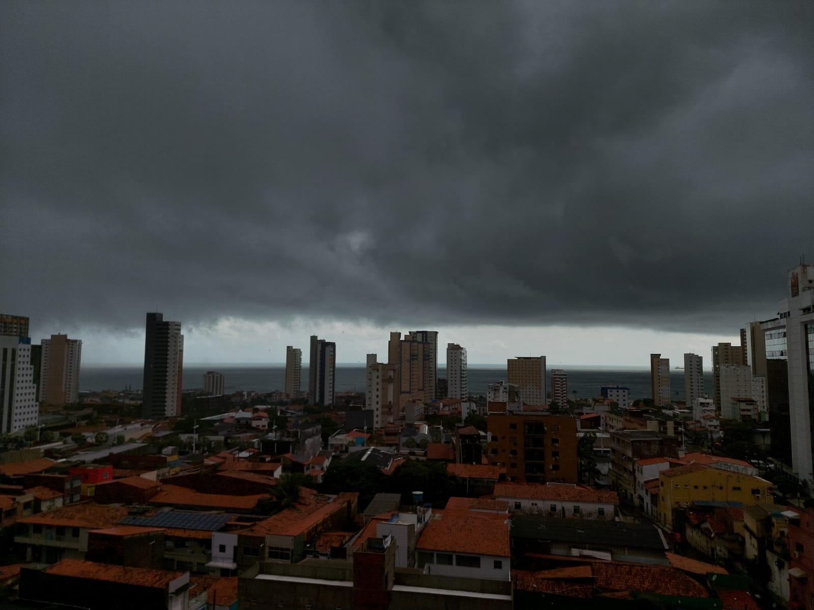 Ceará segue com cenário meteorológico favorável a chuvas em todas as macrorregiões