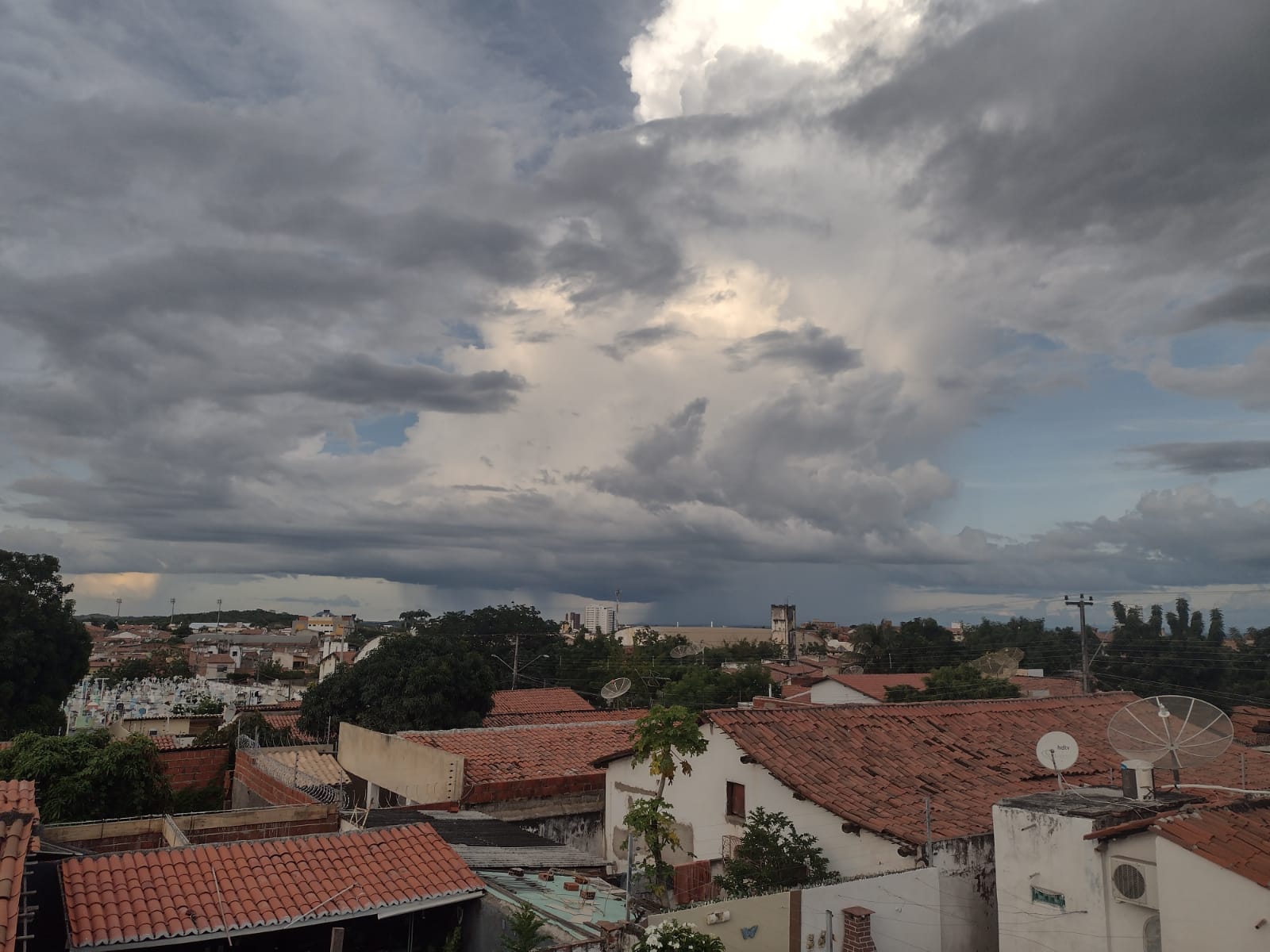 Litoral, Ibiapaba, Cariri e sul do Sertão Central deverão concentrar principais chuvas até segunda (18)