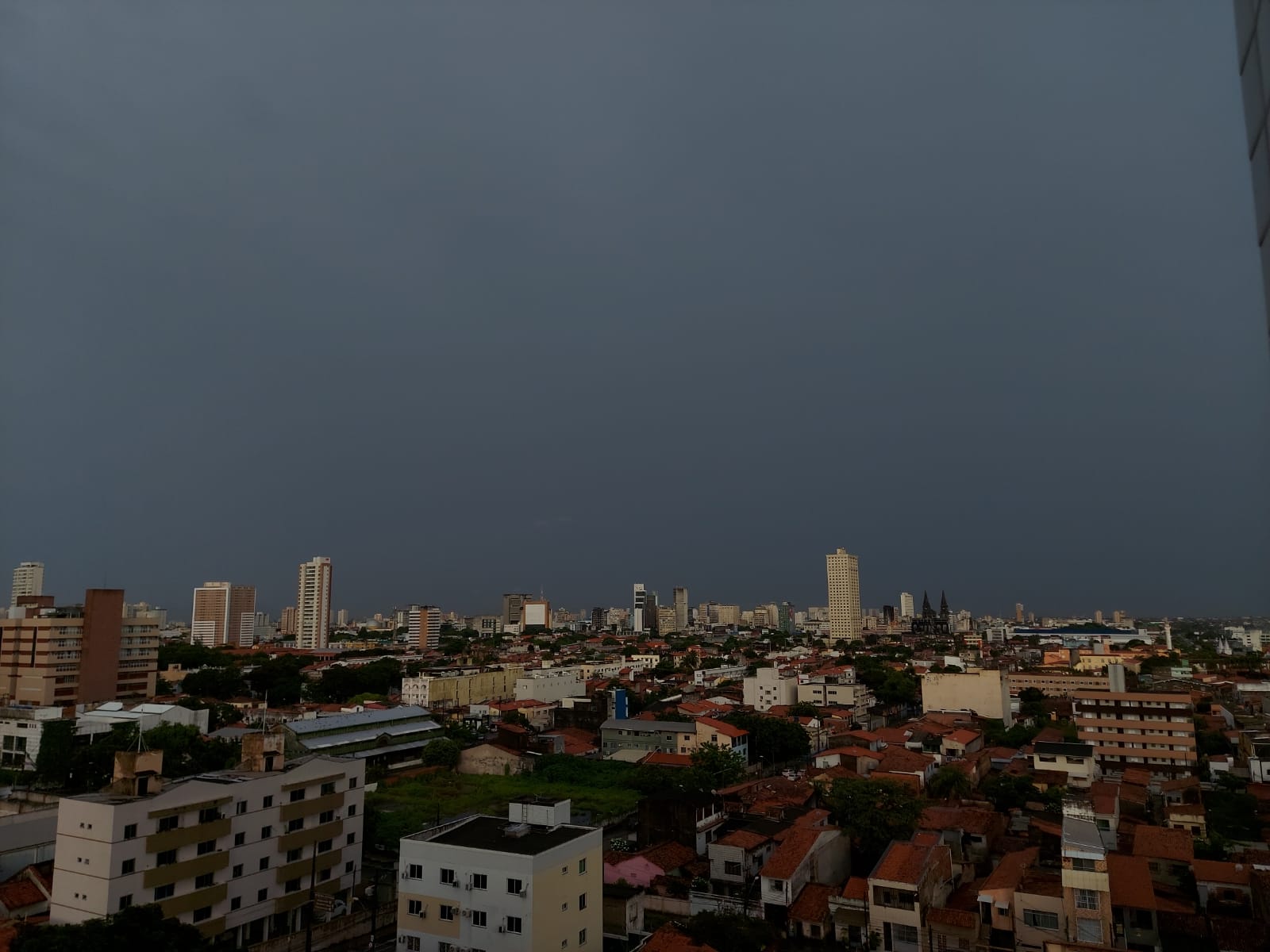 Chove em cerca de 150 municípios entre domingo (17) e segunda-feira (18)