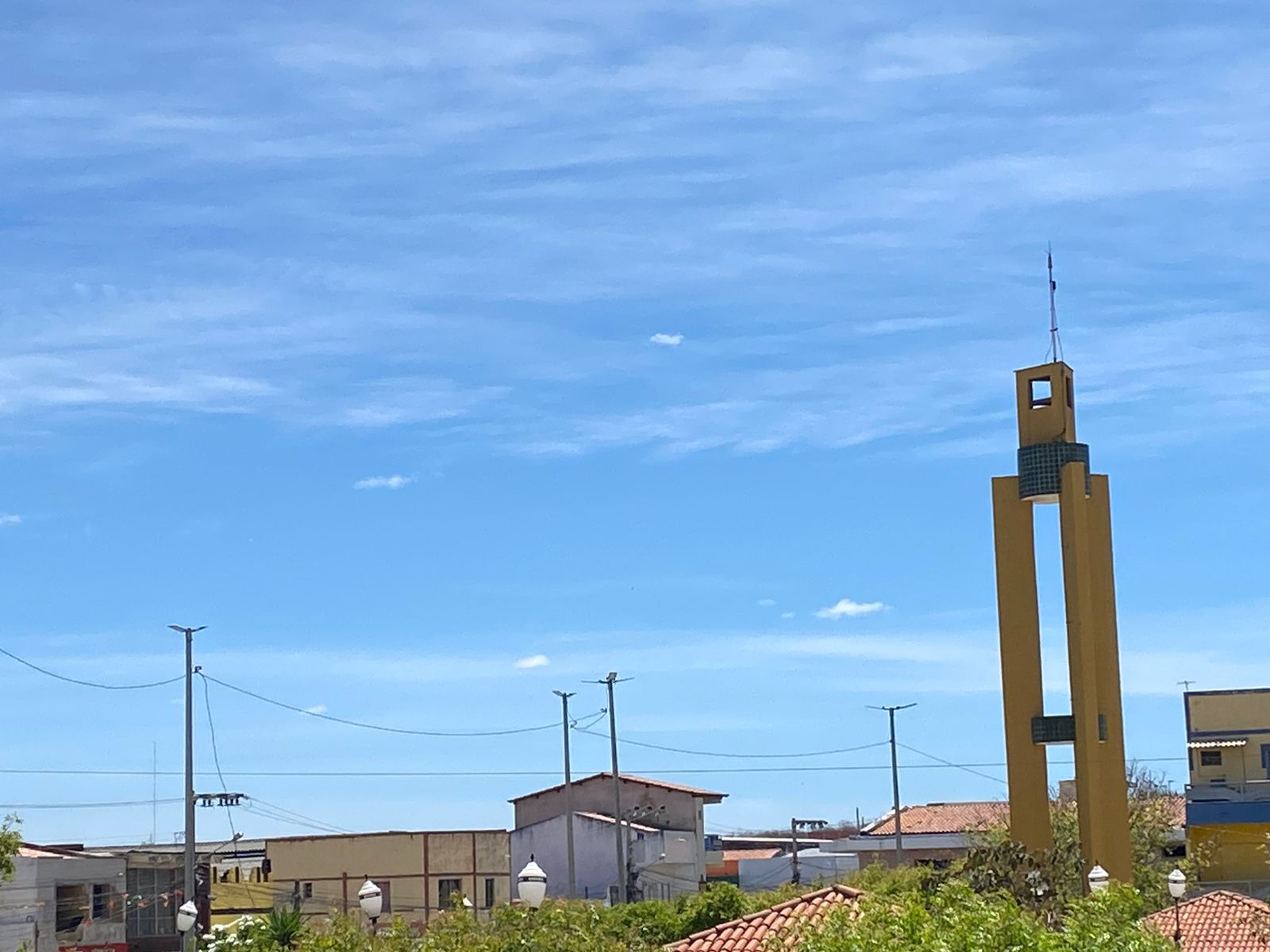 Fim de semana: máxima de 36 °C no interior, chance de chuva rápida no Cariri e Litoral de Fortaleza; veja mais detalhes