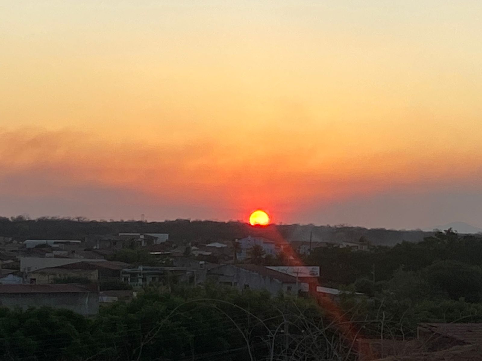 Aviso meteorológico indica umidade entre 10% e 20% neste fim de semana