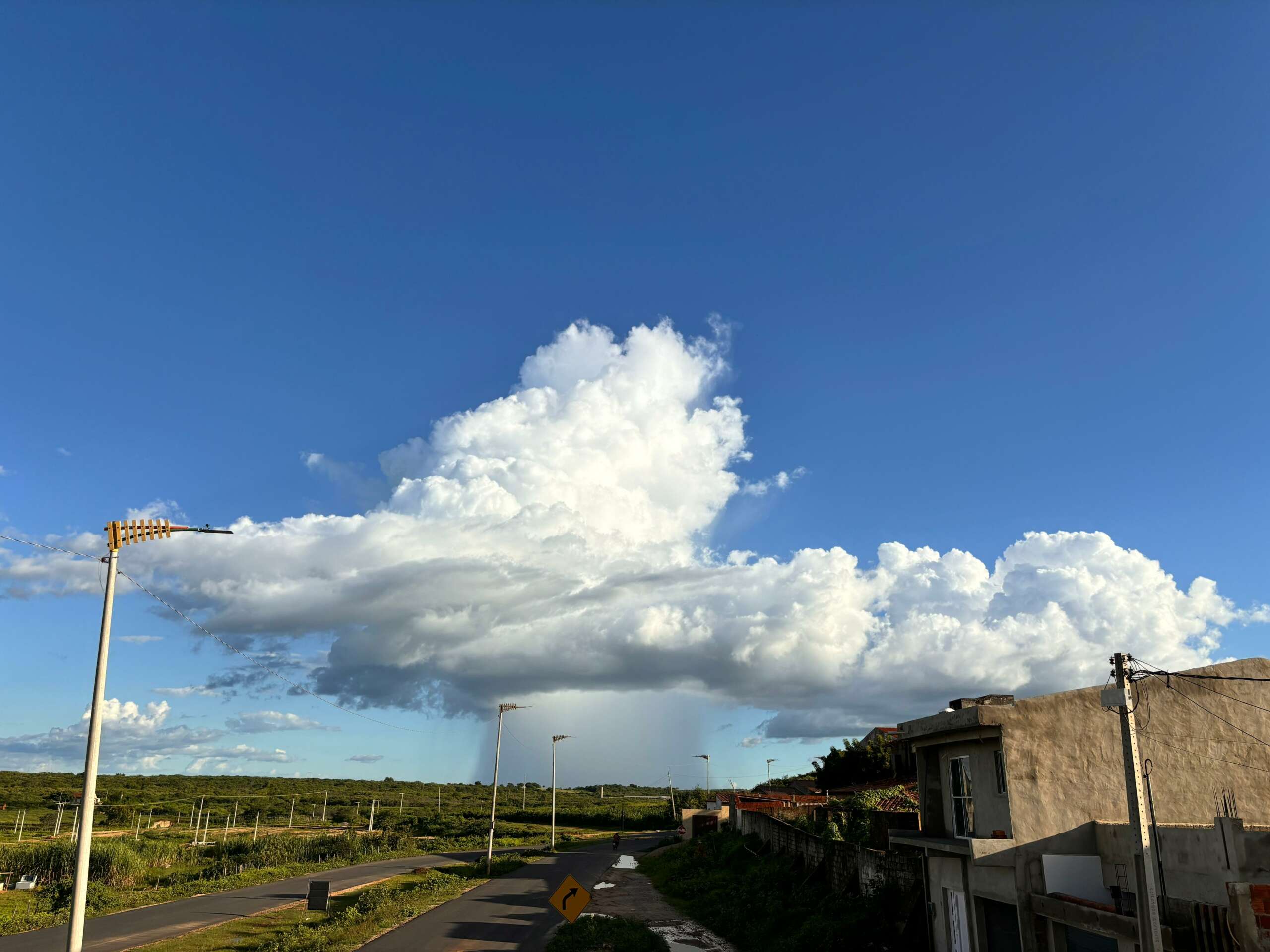 Ceará deve seguir com chuvas pontuais até sexta-feira (19)