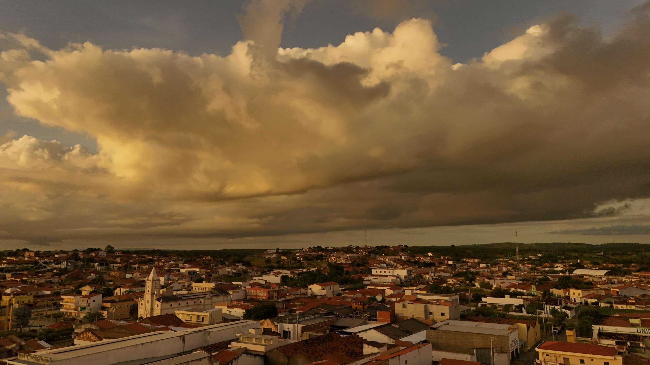 Maior nebulosidade deve favorecer chuvas no interior do Ceará nesta sexta (16)