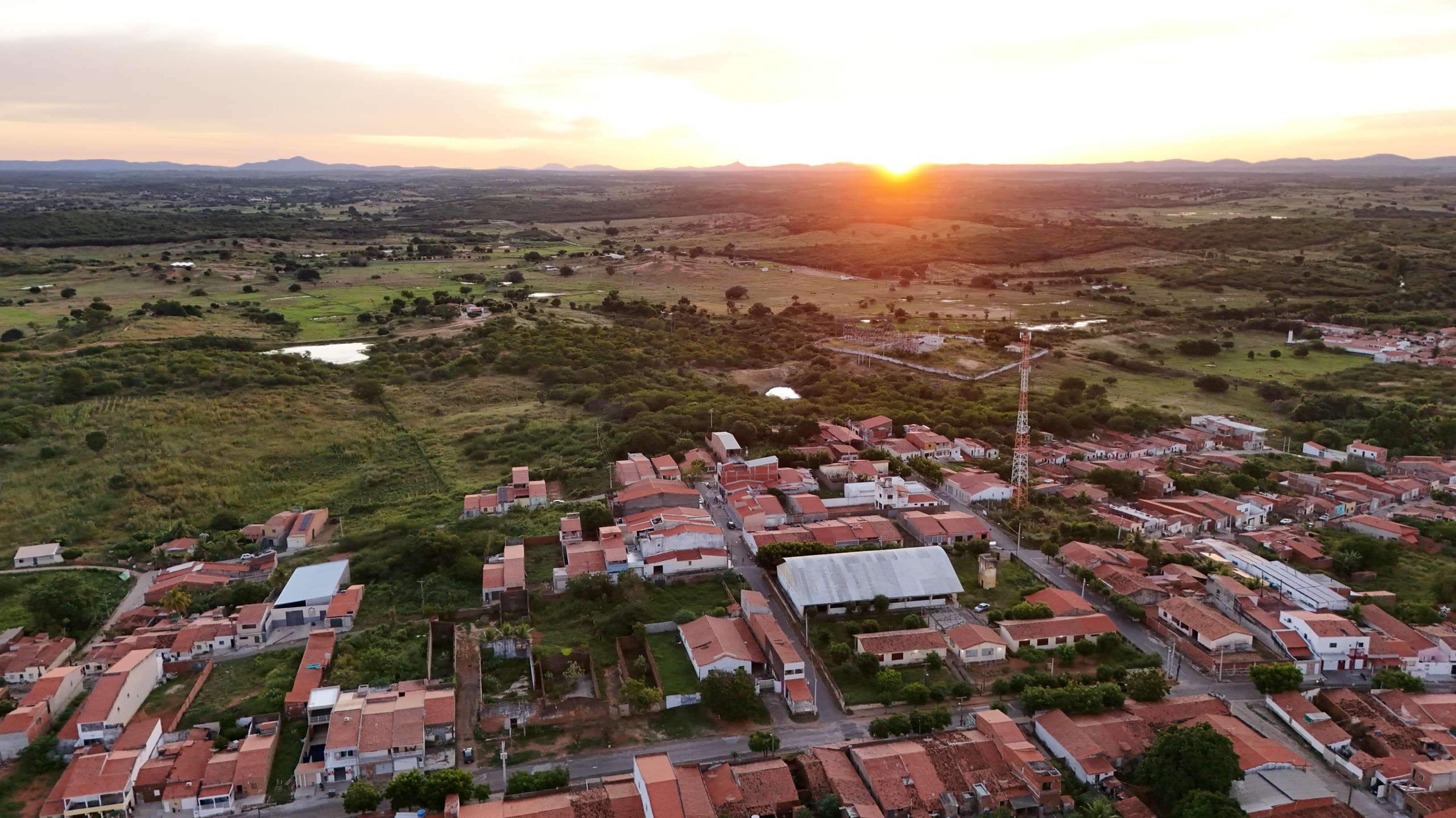 Tempo segue estável no Ceará, mas há possibilidade de chuvas isoladas no litoral e serras