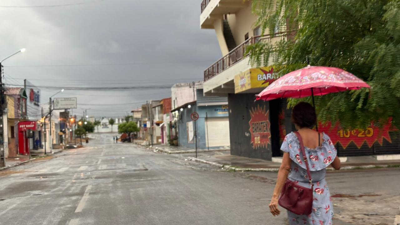 Ceará tem previsão de chuvas pontuais e temperaturas elevadas até quarta, aponta Funceme