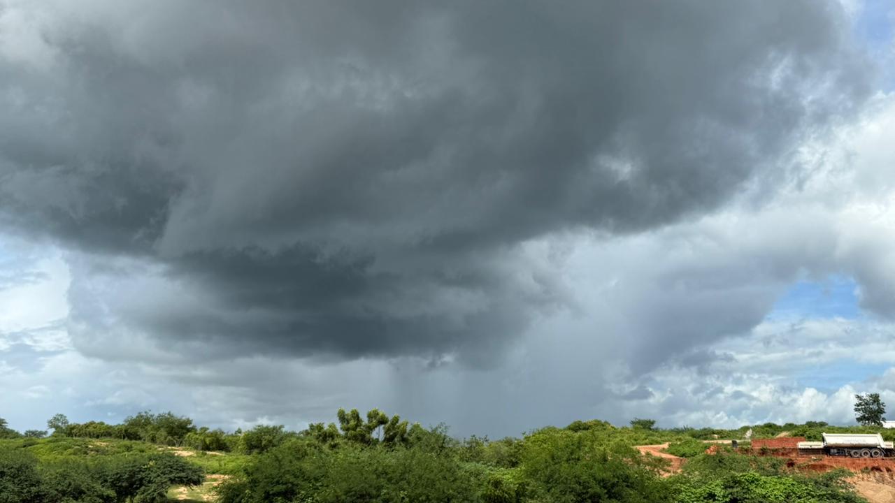 Semana começa com tempo instável e previsão de chuva em grande parte do Ceará