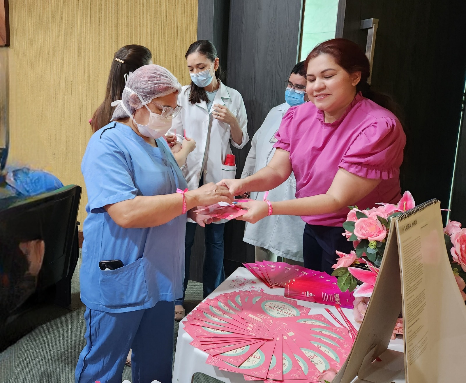 Outubro Rosa: HM realiza palestras para reforçar a prevenção ao câncer de mama
