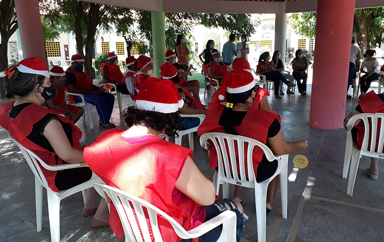 Pacientes atendidos pelo Hospital Dia do HSM participam de festa de Natal