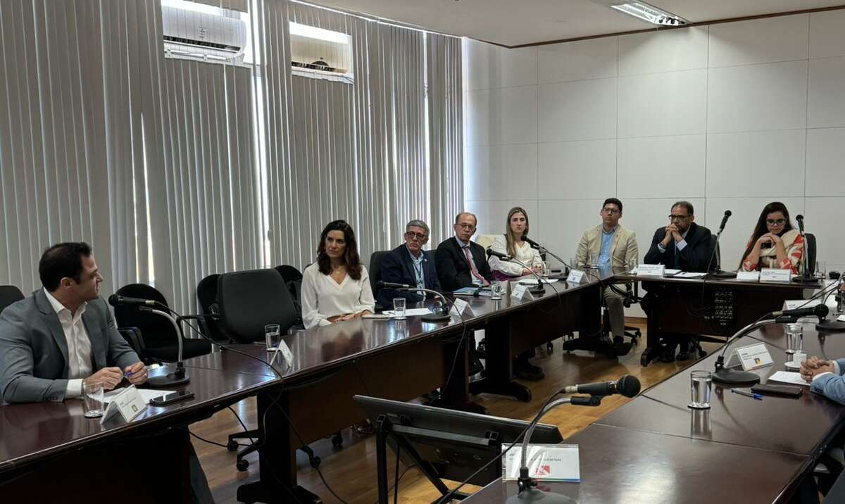 Junta Comercial do Ceará participa de reunião em Brasília para discutir modernização e eficiência